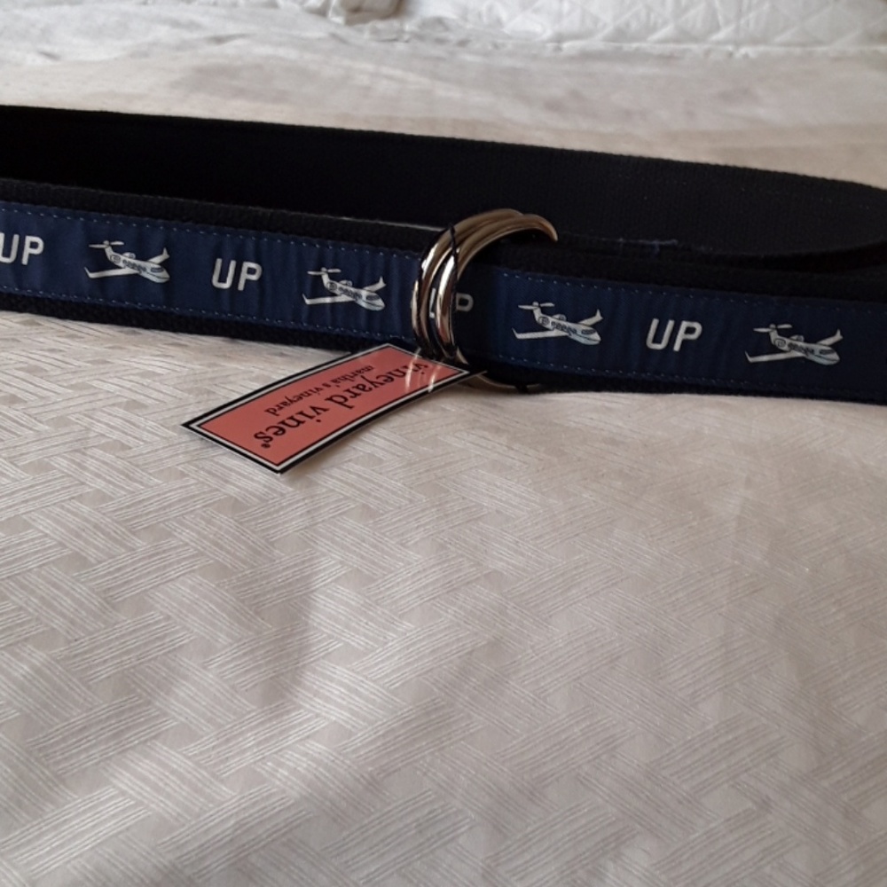 Brand new vineyard vines belt
